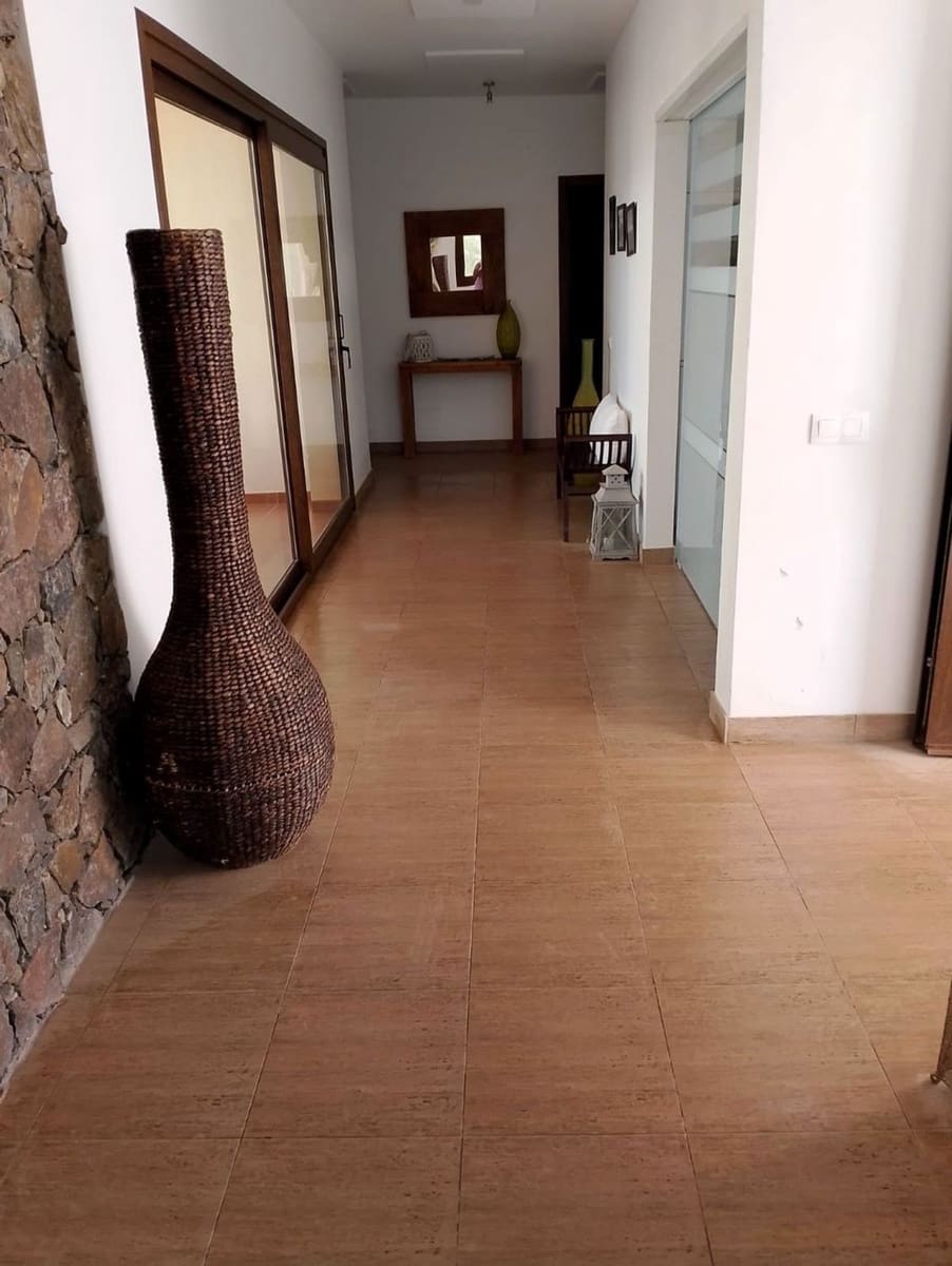 Chalet de 3 habitaciones en Tarajalejo en venta con piscina - 760.000 € (Ref: 9970690)