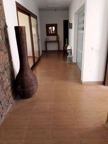Chalet de 3 habitaciones en Tarajalejo, Tuineje en venta con piscina - 760.000 € (Ref: 9970690)