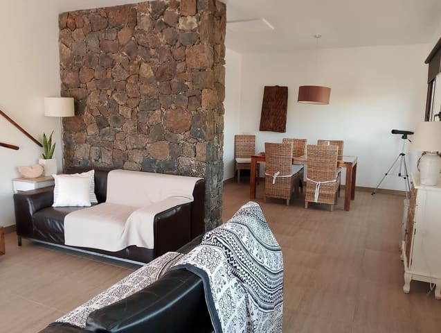 Chalet de 3 habitaciones en Tarajalejo, Tuineje en venta con piscina - 760.000 € (Ref: 9970690)