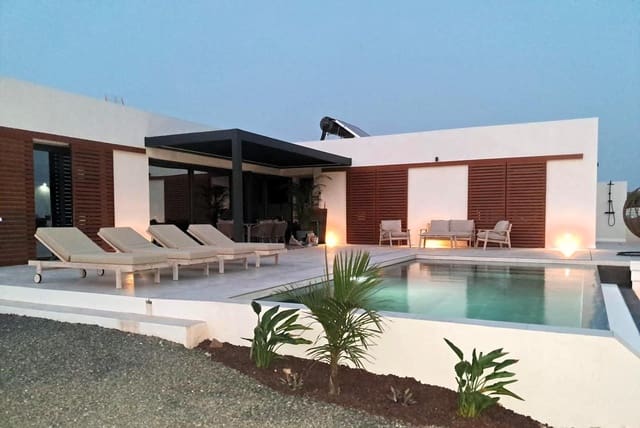 3 bedroom Villa for sale in El Cotillo, La Oliva with pool - € 1,100,000 (Ref: 9970691)