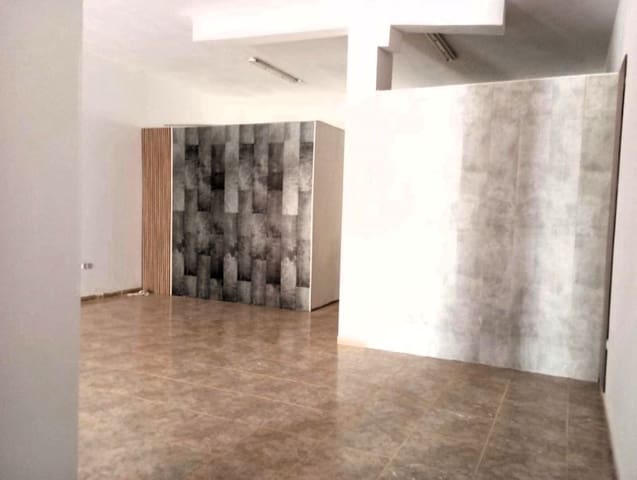 Commerciale da affittare in Puerto del Rosario - 800 € (Rif: 9970692)