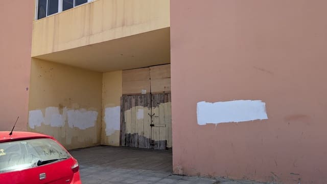 Kaupallinen myytävänä paikassa El Matorral, Puerto del Rosario - 475 000 € (Ref: 9970694)