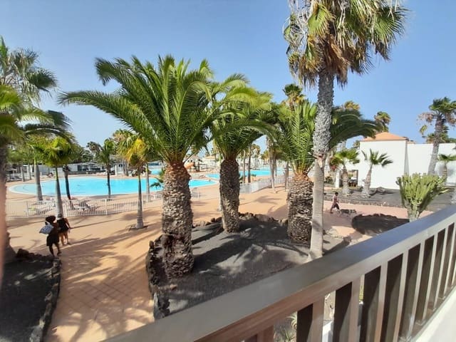 1 Zimmer Apartment zu verkaufen in Corralejo, La Oliva mit Pool - 228.000 € (Ref: 9995811)