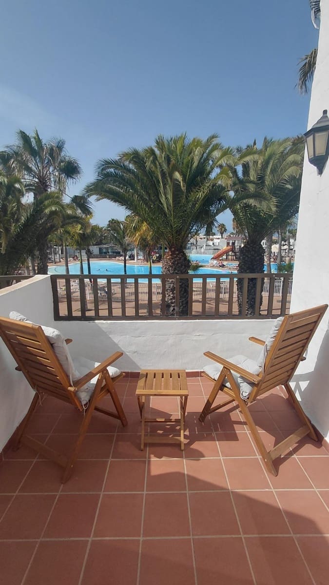 1 bedroom Apartment for sale in Corralejo with pool - € 228,000 (Ref: 9995811)