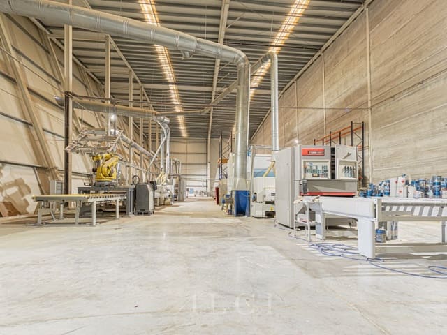 Commercial for sale in Antequera - € 1,300,000 (Ref: 10008856)