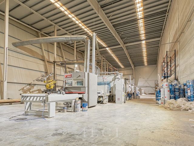 Commercial for sale in Antequera - € 1,300,000 (Ref: 10008856)