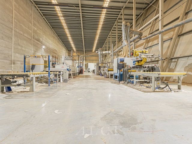 Commercial for sale in Antequera - € 1,300,000 (Ref: 10008856)