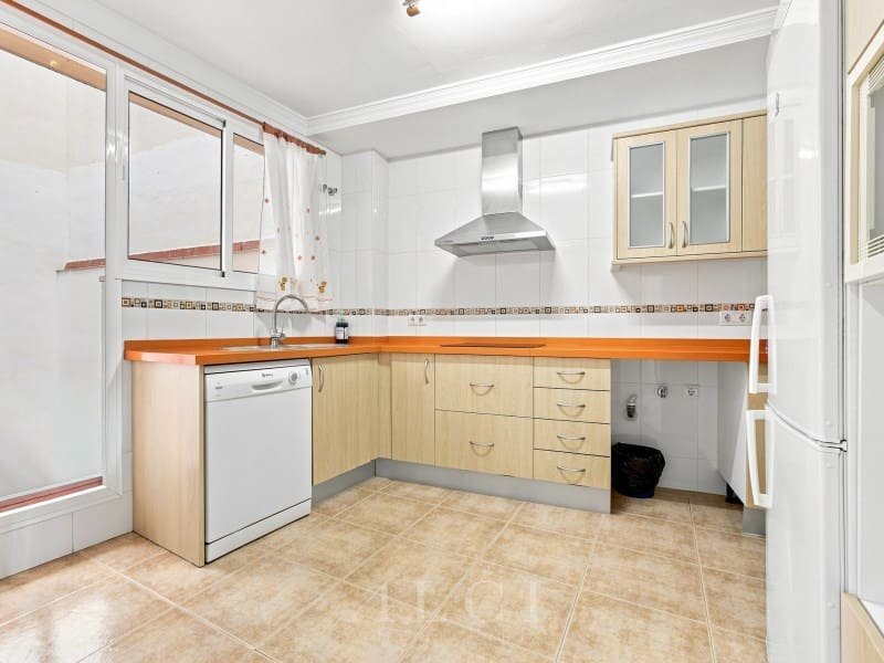 3 sypialnia Mieszkanie na sprzedaż w Torre del Mar - 320 000 € (Ref: 10011196)