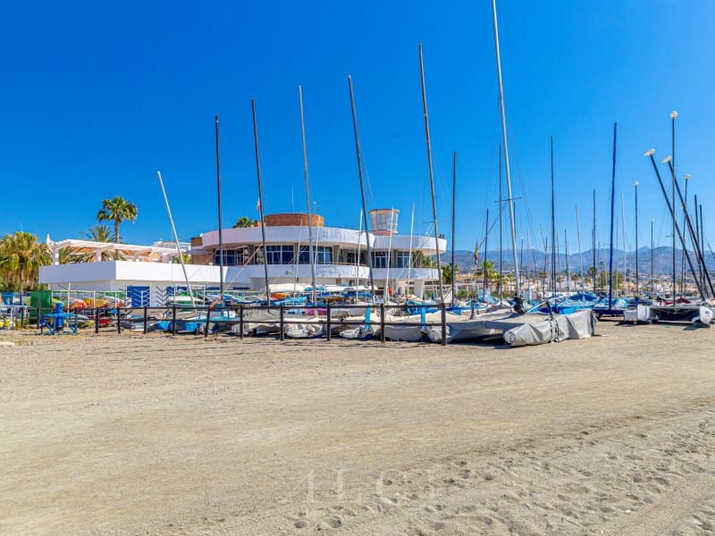 3 sypialnia Mieszkanie na sprzedaż w Torre del Mar - 320 000 € (Ref: 10011196)