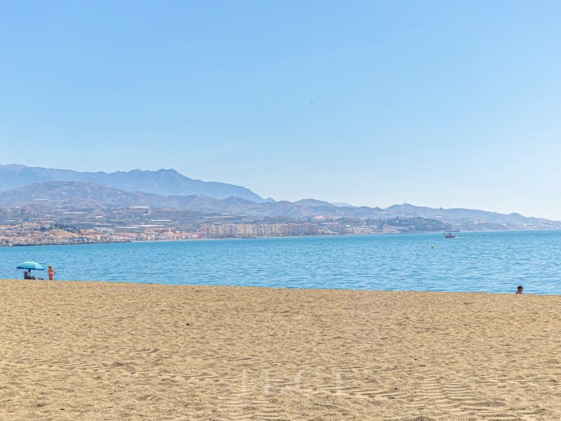 3 sypialnia Mieszkanie na sprzedaż w Torre del Mar - 320 000 € (Ref: 10011196)