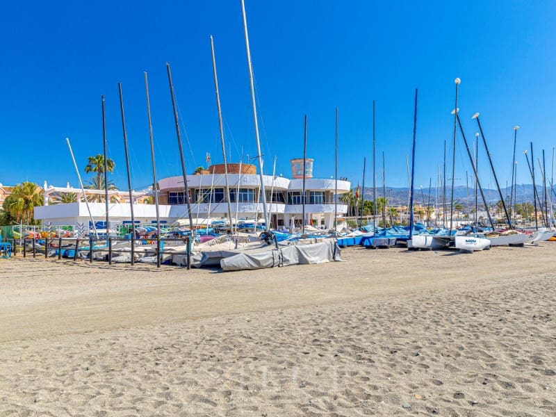 3 sypialnia Mieszkanie na sprzedaż w Torre del Mar - 320 000 € (Ref: 10011196)