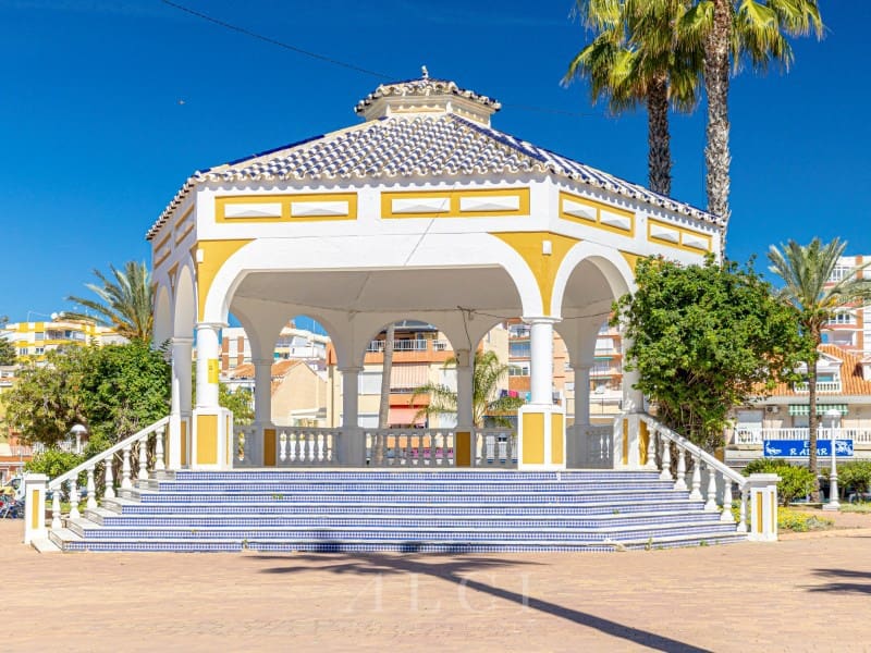 3 sypialnia Mieszkanie na sprzedaż w Torre del Mar - 320 000 € (Ref: 10011196)