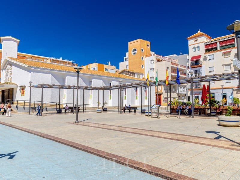 3 sypialnia Mieszkanie na sprzedaż w Torre del Mar - 320 000 € (Ref: 10011196)