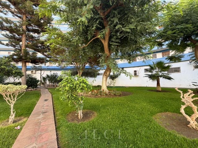 2 bedroom Flat for sale in Torre del Mar, Vélez-Málaga with pool - € 260,000 (Ref: 10042725)