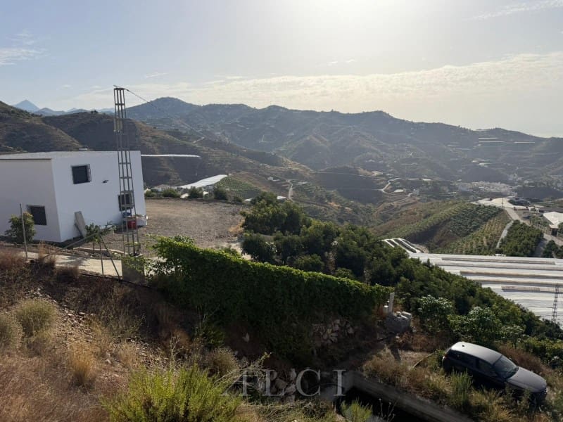Finca/Country House for sale in Algarrobo - € 125,000 (Ref: 10048957)