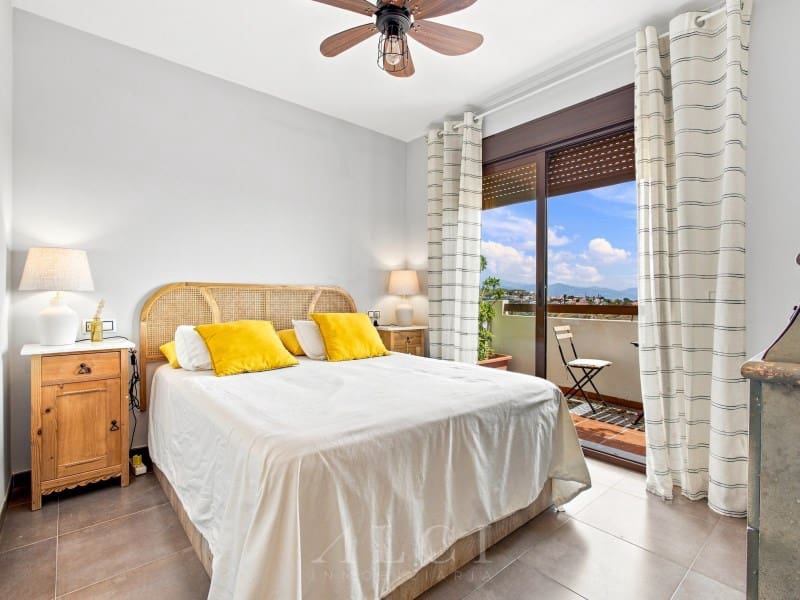 3 Zimmer Villa zu verkaufen in Almayate mit Pool - 520.000 € (Ref: 10058793)
