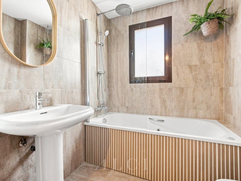 3 Zimmer Villa zu verkaufen in Almayate mit Pool - 520.000 € (Ref: 10058793)