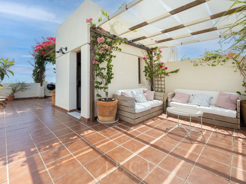 3 Zimmer Villa zu verkaufen in Almayate mit Pool - 520.000 € (Ref: 10058793)