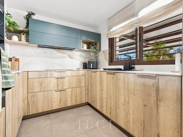 Chalet de 3 habitaciones en Almayate, Vélez-Málaga en venta con piscina - 495.000 € (Ref: 10058793)
