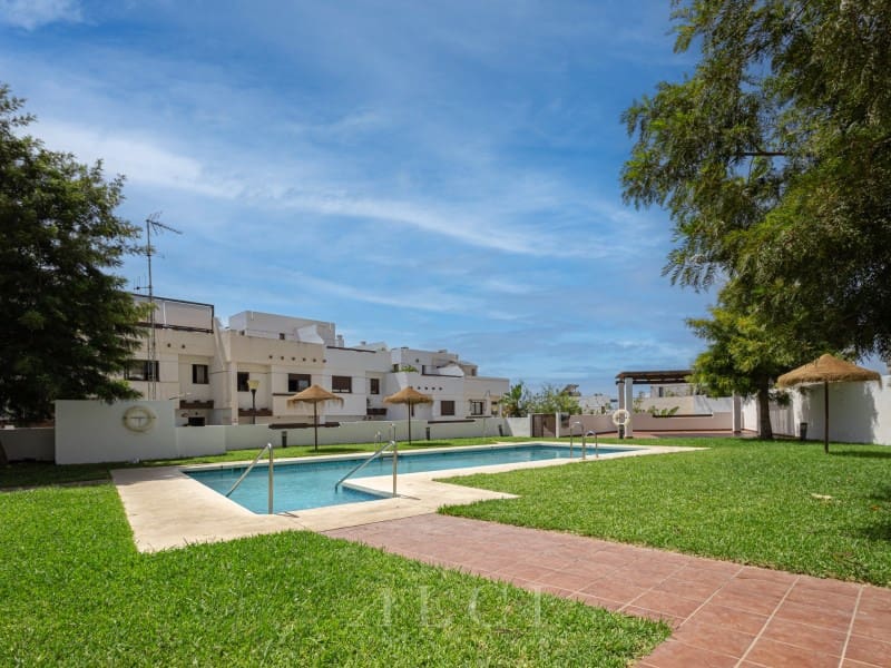 3 Zimmer Villa zu verkaufen in Almayate mit Pool - 520.000 € (Ref: 10058793)