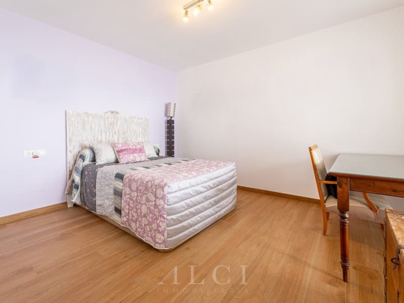 2 bedroom Beach Apartment for sale in Lagos - € 385,000 (Ref: 10058794)