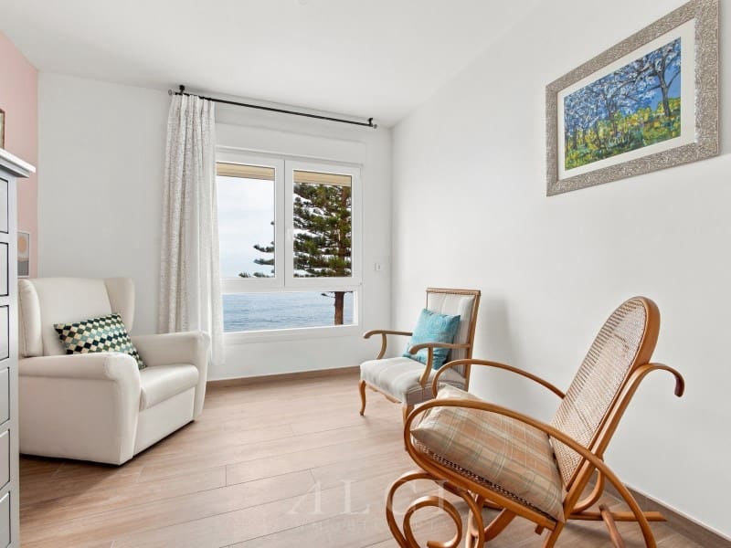 2 bedroom Beach Apartment for sale in Lagos - € 385,000 (Ref: 10058794)