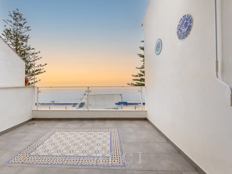 2 bedroom Beach Apartment for sale in Lagos - € 385,000 (Ref: 10058794)