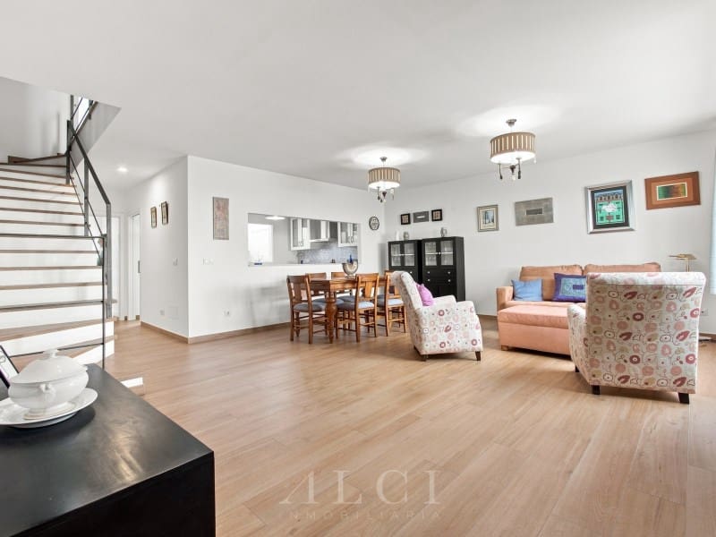 2 bedroom Beach Apartment for sale in Lagos - € 385,000 (Ref: 10058794)