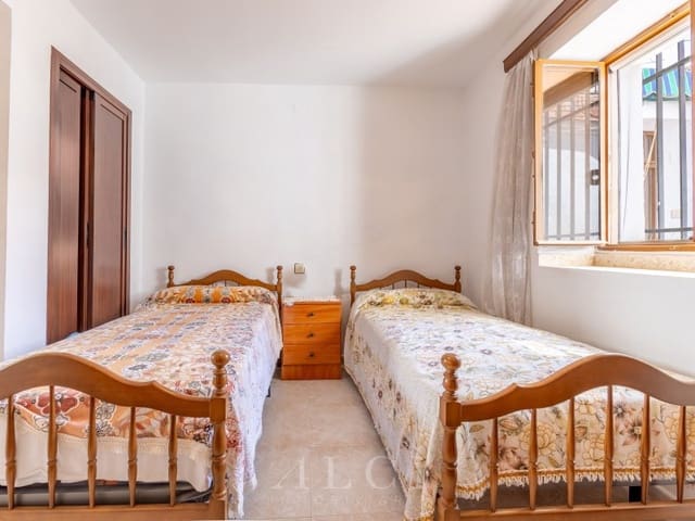 5 quarto Casa em Banda para venda em Periana com garagem - 175 000 € (Ref: 10100121)