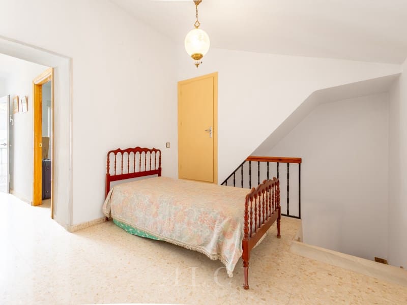 5 quarto Casa em Banda para venda em Periana com garagem - 175 000 € (Ref: 10100121)