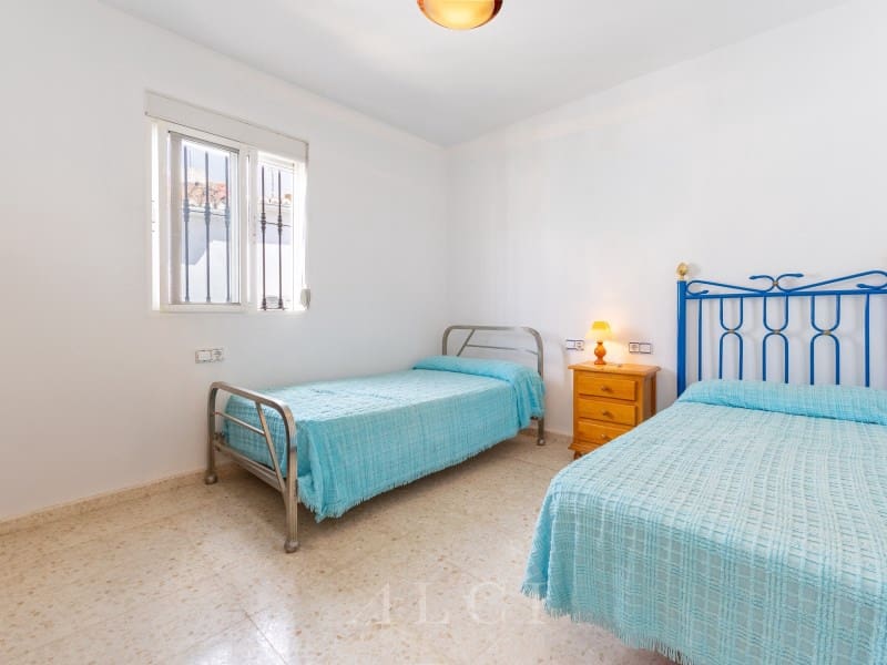5 quarto Casa em Banda para venda em Periana com garagem - 175 000 € (Ref: 10100121)