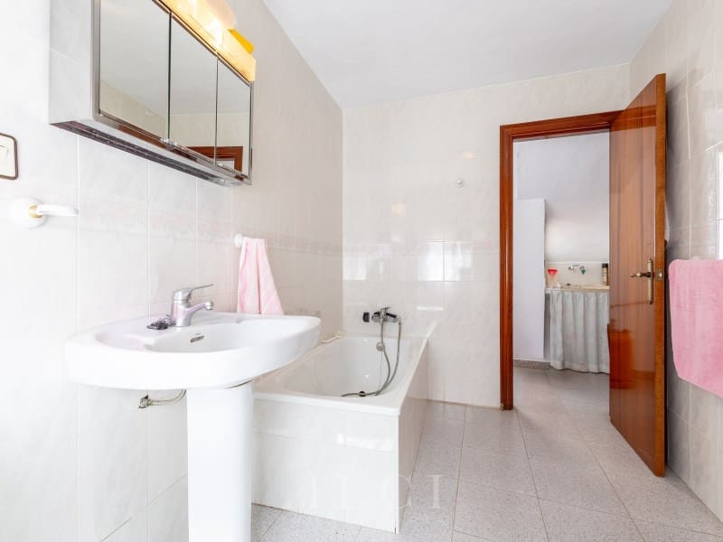 5 quarto Casa em Banda para venda em Periana com garagem - 175 000 € (Ref: 10100121)