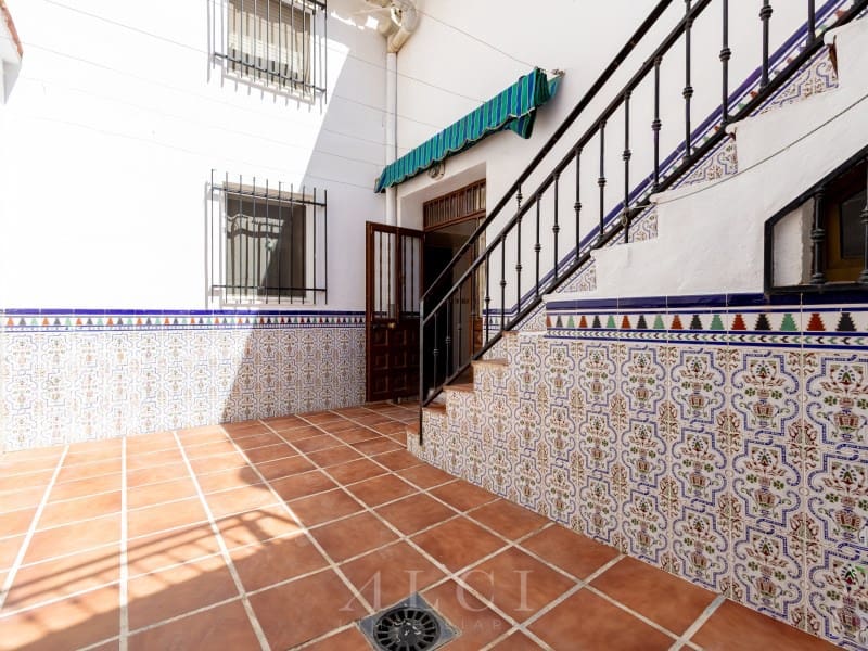 5 quarto Casa em Banda para venda em Periana com garagem - 175 000 € (Ref: 10100121)