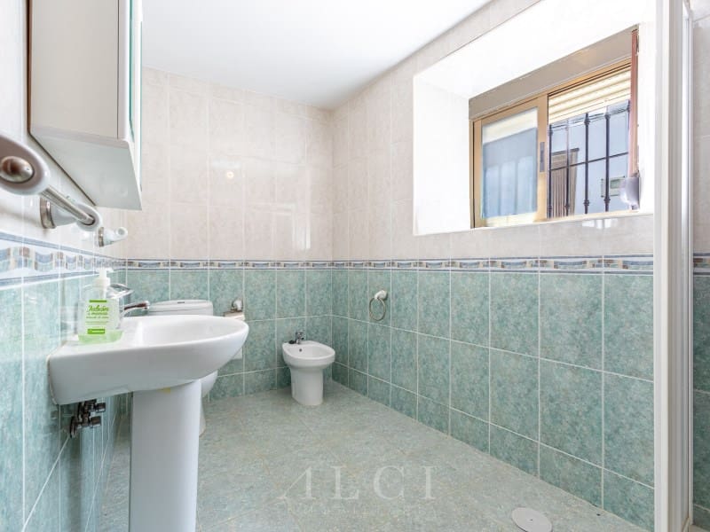 5 quarto Casa em Banda para venda em Periana com garagem - 175 000 € (Ref: 10100121)