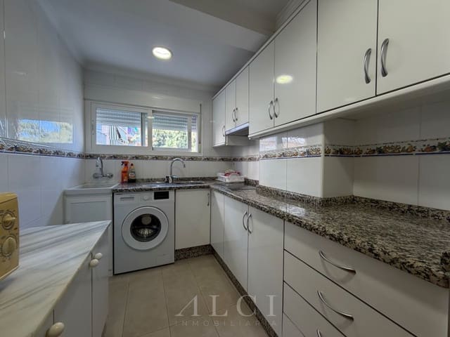 Piso de 3 habitaciones en Torre del Mar, Vélez-Málaga en venta - 250.000 € (Ref: 10119702)