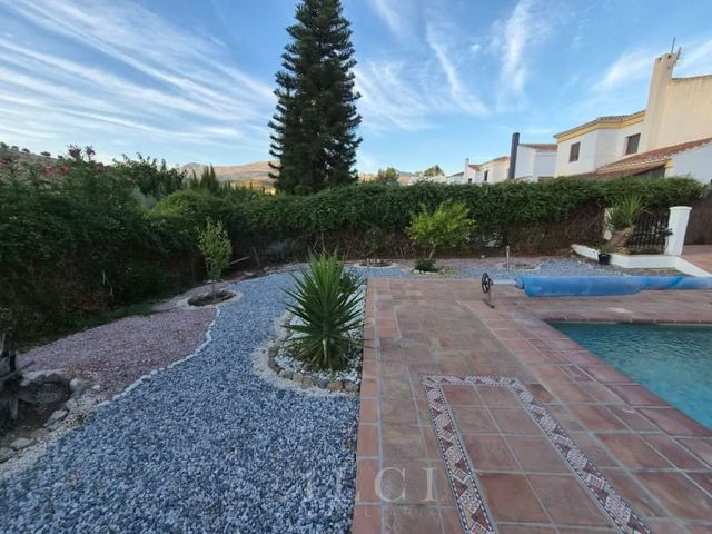 5 Zimmer Villa zu verkaufen in Alcaucín mit Pool Garage - 480.000 € (Ref: 10124292)