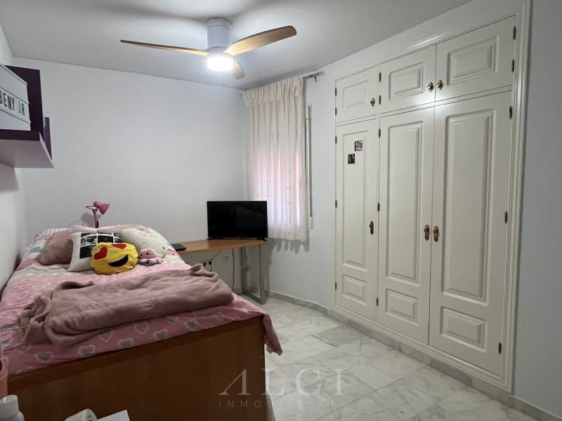 4 Zimmer Villa zu verkaufen in Torre del Mar mit Pool Garage - 485.000 € (Ref: 10180441)