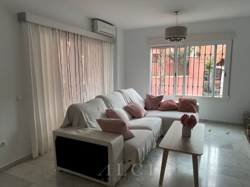 4 Zimmer Villa zu verkaufen in Torre del Mar mit Pool Garage - 485.000 € (Ref: 10180441)
