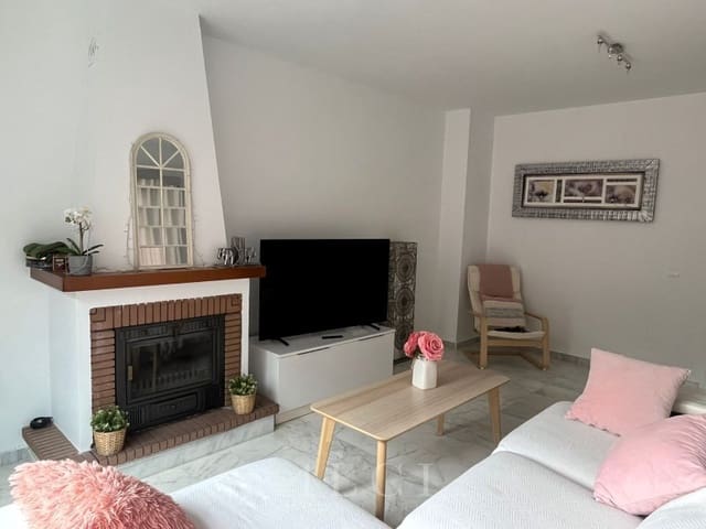 4 Zimmer Villa zu verkaufen in Torre del Mar, Vélez-Málaga mit Pool Garage - 485.000 € (Ref: 10180441)