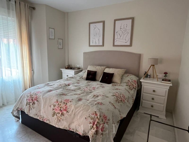 4 Zimmer Villa zu verkaufen in Torre del Mar mit Pool Garage - 485.000 € (Ref: 10180441)