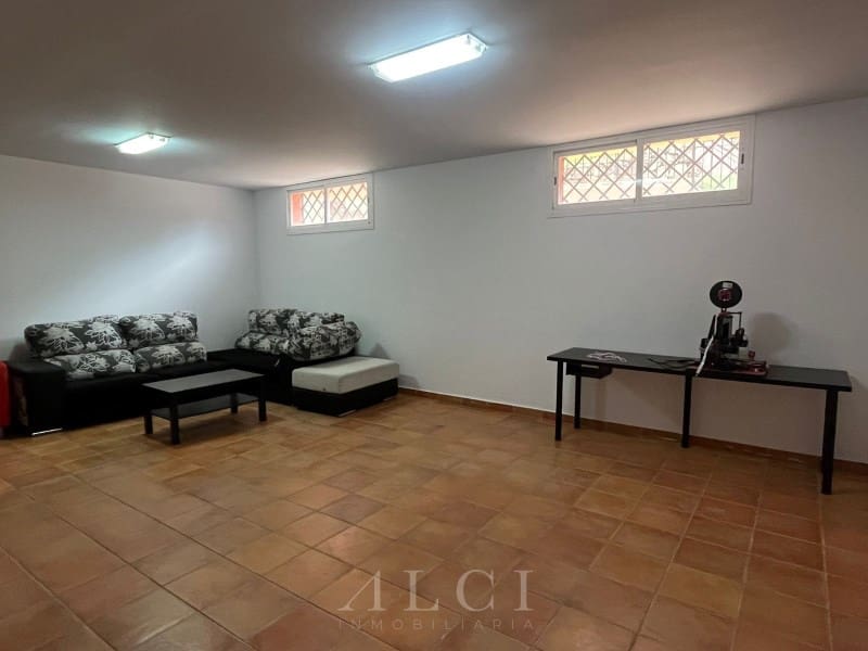 4 Zimmer Villa zu verkaufen in Torre del Mar mit Pool Garage - 485.000 € (Ref: 10180441)