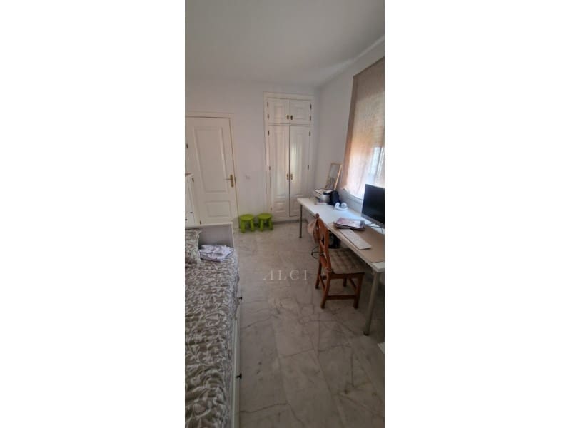 4 Zimmer Villa zu verkaufen in Torre del Mar mit Pool Garage - 485.000 € (Ref: 10180441)