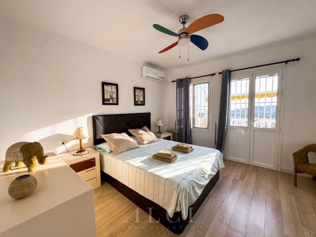 2 soveværelse Byhus til salg i Avda Pescia - Ctra de Frigiliana, Nerja med garage - € 295.000 (Ref: 9311218)