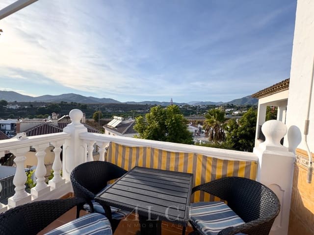 2 soveværelse Byhus til salg i Avda Pescia - Ctra de Frigiliana, Nerja med garage - € 295.000 (Ref: 9311218)