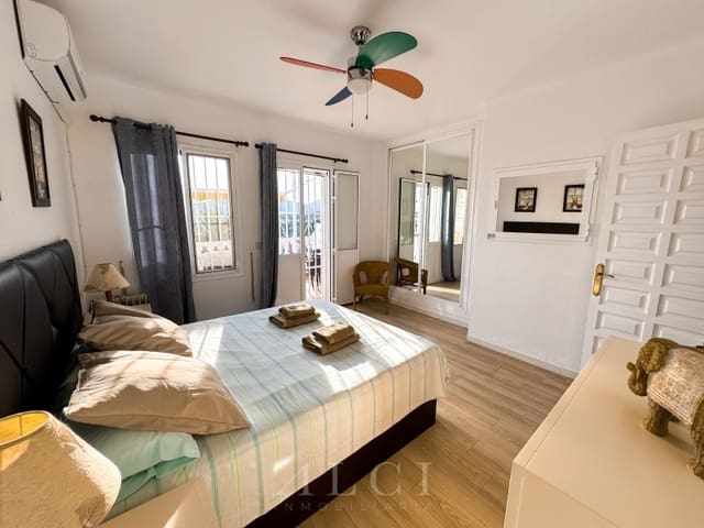 2 soveværelse Byhus til salg i Avda Pescia - Ctra de Frigiliana, Nerja med garage - € 295.000 (Ref: 9311218)