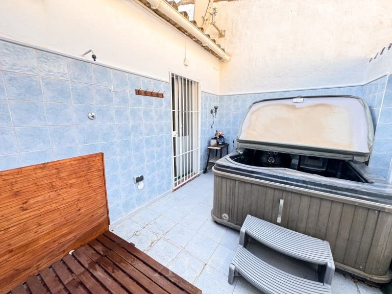 2 soveværelse Byhus til salg i Nerja med garage - € 295.000 (Ref: 9311218)