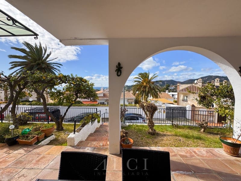 2 soveværelse Byhus til salg i Nerja med garage - € 295.000 (Ref: 9311218)