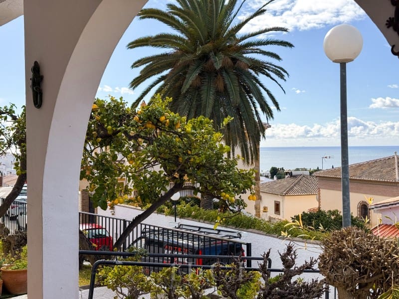 2 soveværelse Byhus til salg i Nerja med garage - € 295.000 (Ref: 9311218)