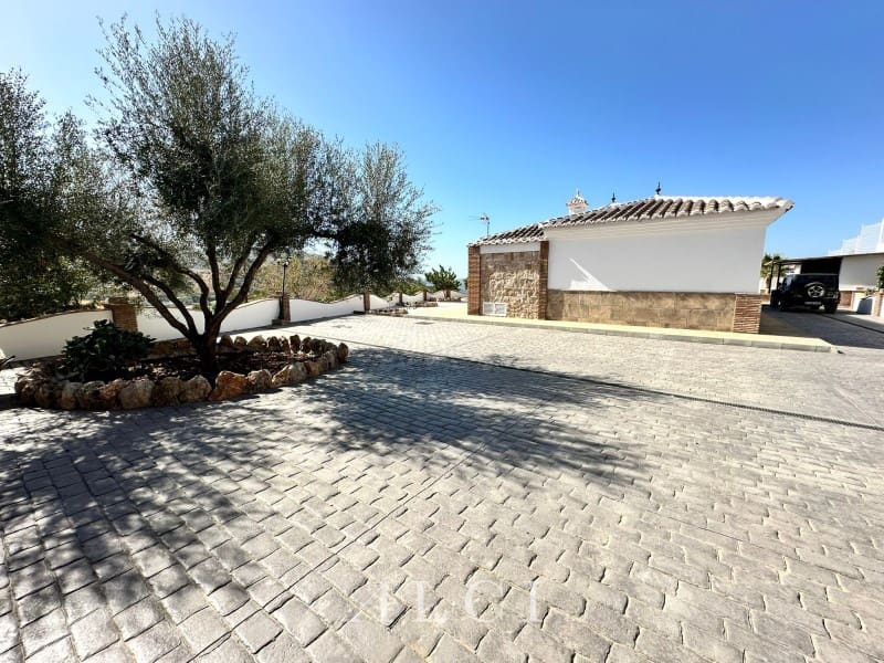 4 Zimmer Finca/Landgut zu verkaufen in Canillas de Aceituno - 700.000 € (Ref: 9311222)