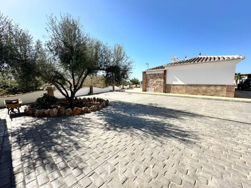 4 Zimmer Finca/Landgut zu verkaufen in Canillas de Aceituno - 700.000 € (Ref: 9311222)